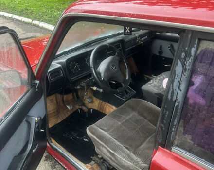 Красный ВАЗ 2107, объемом двигателя 1.6 л и пробегом 333 тыс. км за 599 $, фото 6 на Automoto.ua