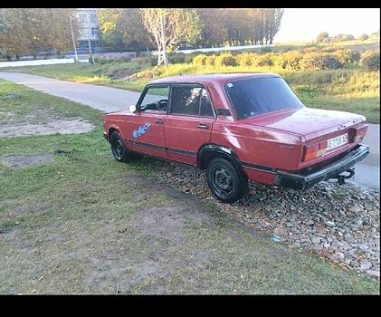 Красный ВАЗ 2107, объемом двигателя 1.5 л и пробегом 86 тыс. км за 400 $, фото 2 на Automoto.ua