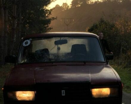 Красный ВАЗ 2107, объемом двигателя 1.5 л и пробегом 20 тыс. км за 426 $, фото 2 на Automoto.ua