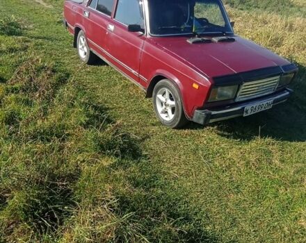 Красный ВАЗ 2107, объемом двигателя 1.5 л и пробегом 640 тыс. км за 861 $, фото 1 на Automoto.ua