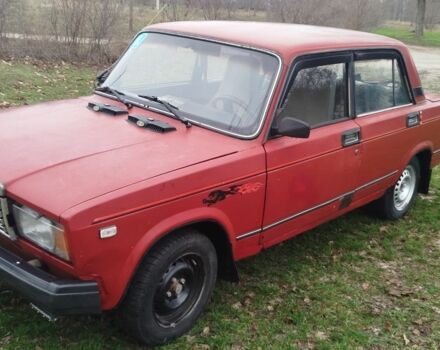 Красный ВАЗ 2107, объемом двигателя 1.3 л и пробегом 98 тыс. км за 593 $, фото 1 на Automoto.ua