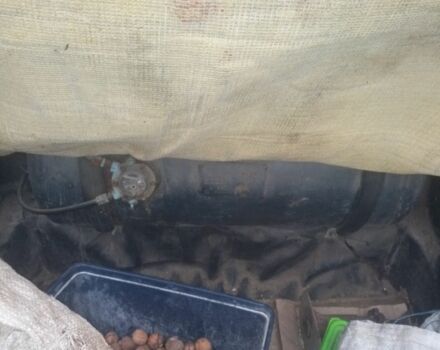 Красный ВАЗ 2107, объемом двигателя 0 л и пробегом 46 тыс. км за 238 $, фото 4 на Automoto.ua