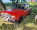 Красный ВАЗ 2107, объемом двигателя 1.5 л и пробегом 300 тыс. км за 399 $, фото 1 на Automoto.ua