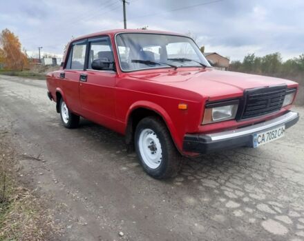 Красный ВАЗ 2107, объемом двигателя 1 л и пробегом 100 тыс. км за 559 $, фото 1 на Automoto.ua