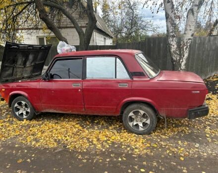 ВАЗ 2107 1990 в Изюме на Automoto.ua Красный ВАЗ 2107, объемом двигателя 1.3 л и пробегом 300 тыс. км за 523 $, фото 1 на Automoto.ua