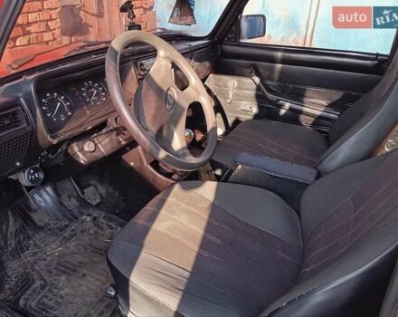 Красный ВАЗ 2107, объемом двигателя 1.5 л и пробегом 380 тыс. км за 1200 $, фото 4 на Automoto.ua