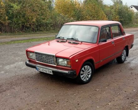 Красный ВАЗ 2107, объемом двигателя 1.5 л и пробегом 330 тыс. км за 764 $, фото 3 на Automoto.ua