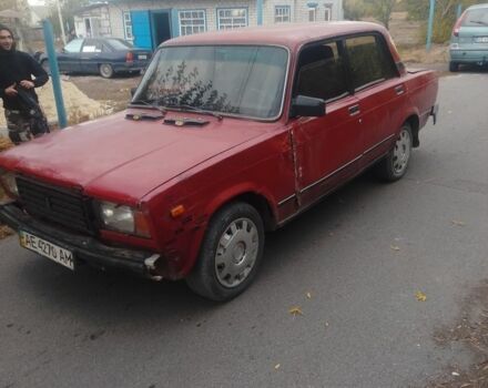 ВАЗ 2107 1990 в Новомосковске на Automoto.ua Красный ВАЗ 2107, объемом двигателя 0 л и пробегом 700 тыс. км за 360 $, фото 1 на Automoto.ua