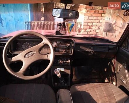 Красный ВАЗ 2107, объемом двигателя 1.5 л и пробегом 380 тыс. км за 1200 $, фото 3 на Automoto.ua