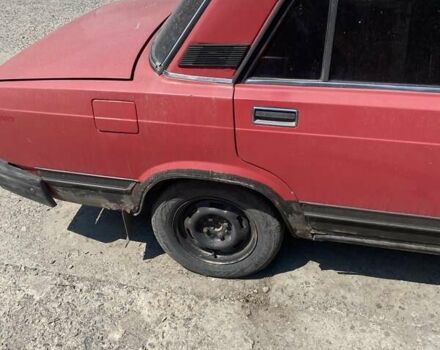 ВАЗ 2107 1991 в Ладыжин на Automoto.ua Красный ВАЗ 2107, объемом двигателя 1.45 л и пробегом 40 тыс. км за 601 $, фото 2 на Automoto.ua
