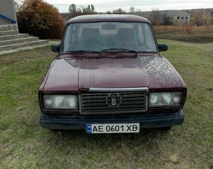 ВАЗ 2107 1991 в Каменское - Днепродзержинск на Automoto.ua Красный ВАЗ 2107, объемом двигателя 1.5 л и пробегом 100 тыс. км за 334 $, фото 2 на Automoto.ua
