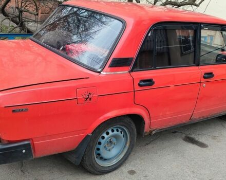 Красный ВАЗ 2107, объемом двигателя 1.5 л и пробегом 150 тыс. км за 1100 $, фото 3 на Automoto.ua