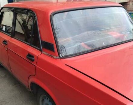 Красный ВАЗ 2107, объемом двигателя 1.5 л и пробегом 150 тыс. км за 1200 $, фото 1 на Automoto.ua