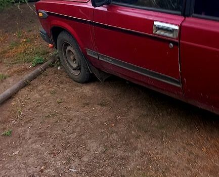 Красный ВАЗ 2107, объемом двигателя 1.5 л и пробегом 0 тыс. км за 480 $, фото 1 на Automoto.ua