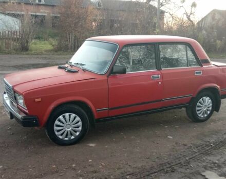 Красный ВАЗ 2107, объемом двигателя 1.3 л и пробегом 330 тыс. км за 375 $, фото 6 на Automoto.ua