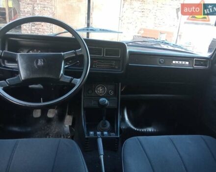 ВАЗ 2107 1992 в Львове на Automoto.ua Красный ВАЗ 2107, объемом двигателя 1.5 л и пробегом 35 тыс. км за 1300 $, фото 10 на Automoto.ua