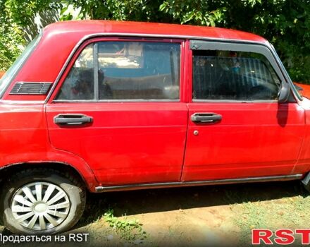 ВАЗ 2107 1992 в Сарате на Automoto.ua Красный ВАЗ 2107, объемом двигателя 1.1 л и пробегом 0 тыс. км за 840 $, фото 2 на Automoto.ua