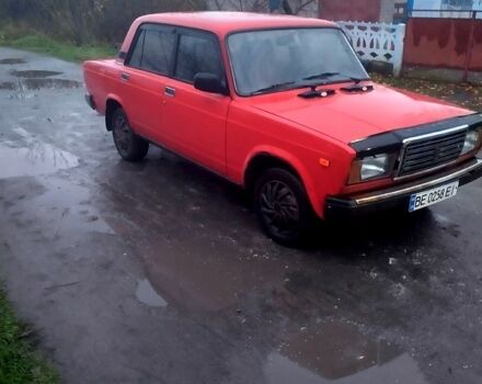 Красный ВАЗ 2107, объемом двигателя 1.5 л и пробегом 250 тыс. км за 1250 $, фото 2 на Automoto.ua