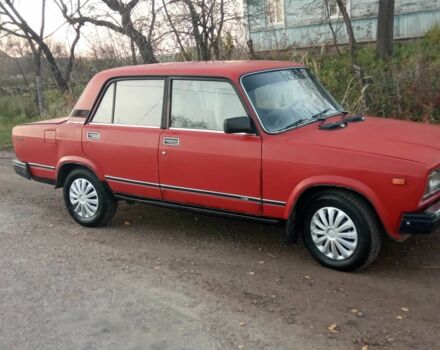 Красный ВАЗ 2107, объемом двигателя 1.3 л и пробегом 330 тыс. км за 375 $, фото 2 на Automoto.ua