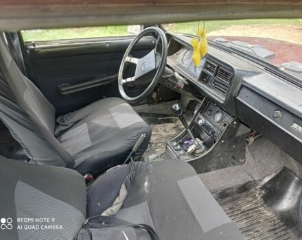 Красный ВАЗ 2107, объемом двигателя 1.5 л и пробегом 200 тыс. км за 597 $, фото 4 на Automoto.ua