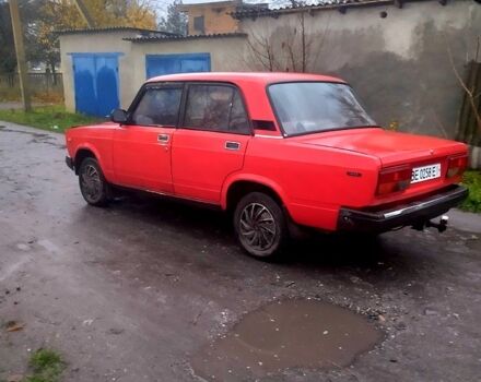 Красный ВАЗ 2107, объемом двигателя 1.5 л и пробегом 250 тыс. км за 1250 $, фото 5 на Automoto.ua