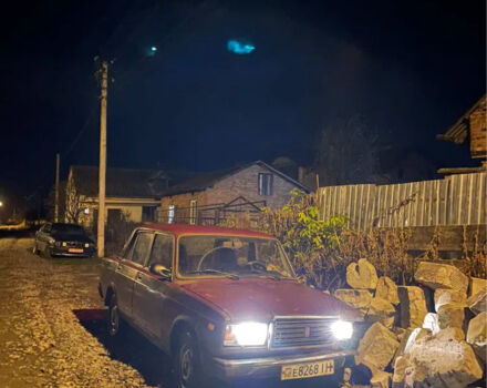 Красный ВАЗ 2107, объемом двигателя 1.5 л и пробегом 100 тыс. км за 381 $, фото 2 на Automoto.ua