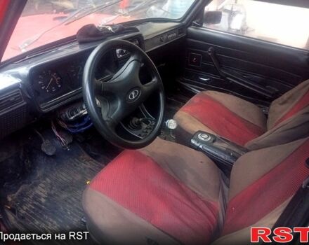 Красный ВАЗ 2107, объемом двигателя 1.5 л и пробегом 0 тыс. км за 850 $, фото 2 на Automoto.ua