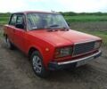 Красный ВАЗ 2107, объемом двигателя 1.5 л и пробегом 250 тыс. км за 800 $, фото 1 на Automoto.ua