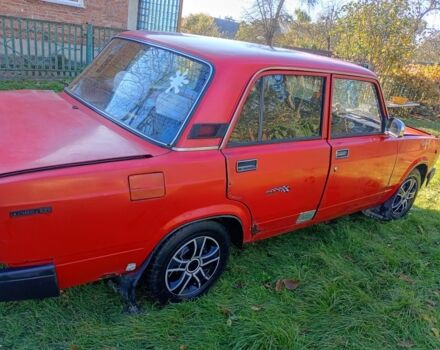 Красный ВАЗ 2107, объемом двигателя 1.6 л и пробегом 737 тыс. км за 550 $, фото 3 на Automoto.ua