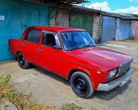 Красный ВАЗ 2107, объемом двигателя 1.5 л и пробегом 50 тыс. км за 720 $, фото 1 на Automoto.ua