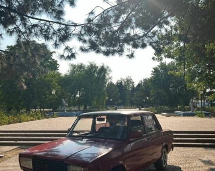 Красный ВАЗ 2107, объемом двигателя 1.5 л и пробегом 120 тыс. км за 950 $, фото 2 на Automoto.ua