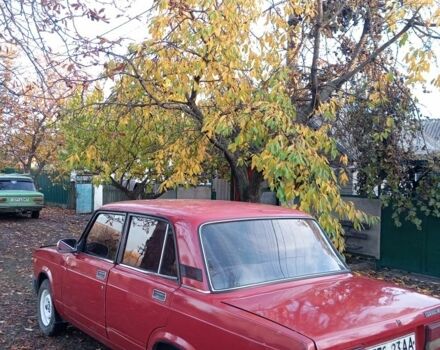 ВАЗ 2107 1995 в Покровском на Automoto.ua Красный ВАЗ 2107, объемом двигателя 3 л и пробегом 70 тыс. км за 668 $, фото 1 на Automoto.ua