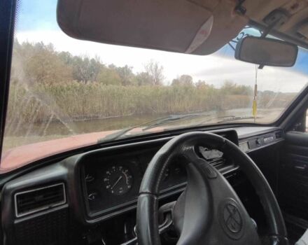 Красный ВАЗ 2107, объемом двигателя 1.5 л и пробегом 158 тыс. км за 615 $, фото 2 на Automoto.ua