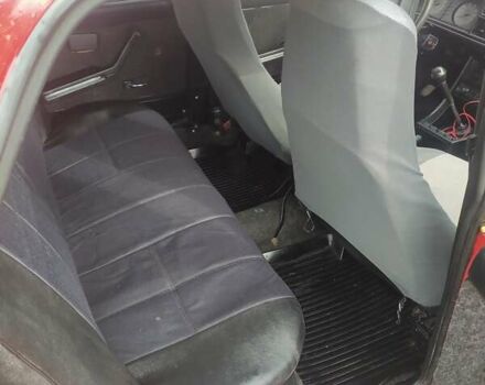 Красный ВАЗ 2107, объемом двигателя 1.5 л и пробегом 420 тыс. км за 1300 $, фото 3 на Automoto.ua