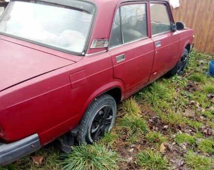 Красный ВАЗ 2107, объемом двигателя 1 л и пробегом 1 тыс. км за 500 $, фото 4 на Automoto.ua