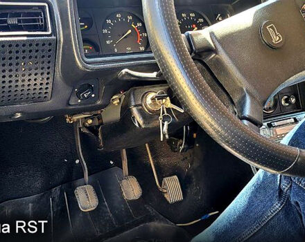 Красный ВАЗ 2107, объемом двигателя 0 л и пробегом 228 тыс. км за 1200 $, фото 4 на Automoto.ua