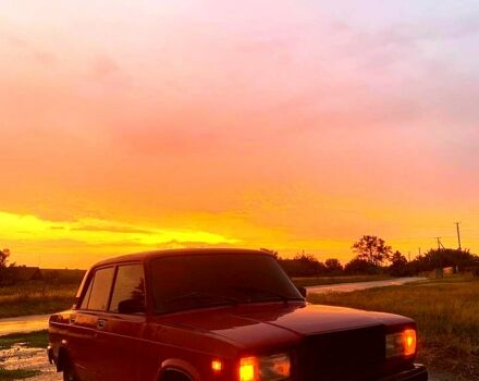 Красный ВАЗ 2107, объемом двигателя 1.5 л и пробегом 0 тыс. км за 255 $, фото 2 на Automoto.ua