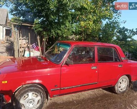 Красный ВАЗ 2107, объемом двигателя 1.6 л и пробегом 350 тыс. км за 1000 $, фото 2 на Automoto.ua