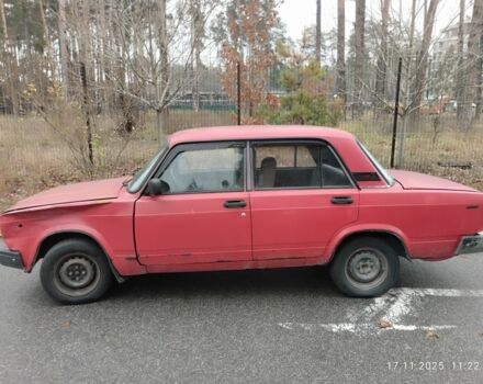 Красный ВАЗ 2107, объемом двигателя 1.5 л и пробегом 200 тыс. км за 592 $, фото 3 на Automoto.ua