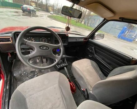 Красный ВАЗ 2107, объемом двигателя 1.5 л и пробегом 250 тыс. км за 1100 $, фото 5 на Automoto.ua