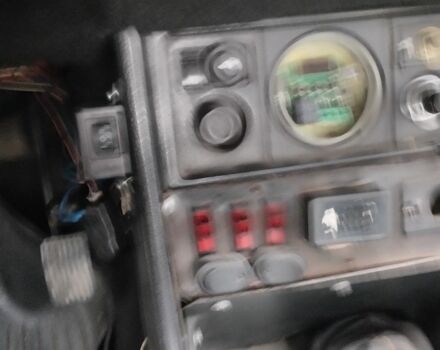 Красный ВАЗ 2107, объемом двигателя 1.5 л и пробегом 200 тыс. км за 592 $, фото 6 на Automoto.ua