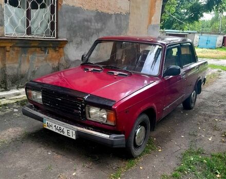 Красный ВАЗ 2107, объемом двигателя 1.5 л и пробегом 180 тыс. км за 500 $, фото 2 на Automoto.ua