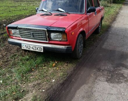 ВАЗ 2107 1996 в Черкассах на Automoto.ua Красный ВАЗ 2107, объемом двигателя 0 л и пробегом 2 тыс. км за 721 $, фото 1 на Automoto.ua