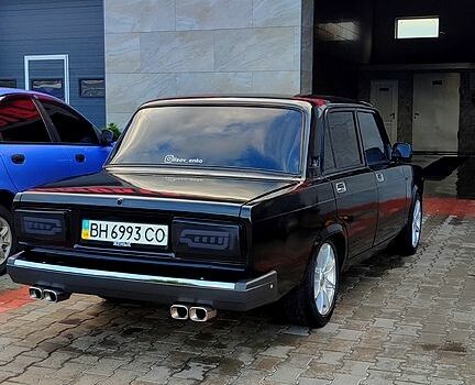 Красный ВАЗ 2107, объемом двигателя 1.5 л и пробегом 211 тыс. км за 1900 $, фото 4 на Automoto.ua