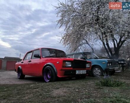 Красный ВАЗ 2107, объемом двигателя 1.45 л и пробегом 100 тыс. км за 962 $, фото 2 на Automoto.ua