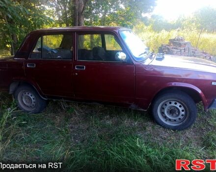 Красный ВАЗ 2107, объемом двигателя 1.5 л и пробегом 300 тыс. км за 720 $, фото 2 на Automoto.ua