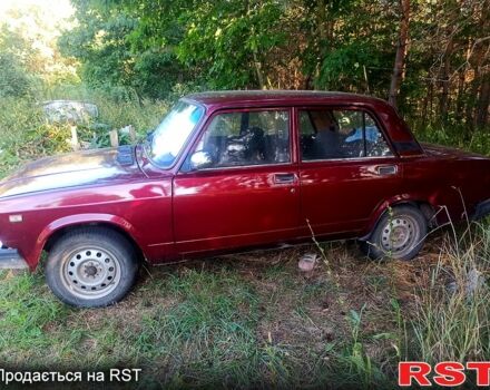 Красный ВАЗ 2107, объемом двигателя 1.5 л и пробегом 300 тыс. км за 720 $, фото 1 на Automoto.ua