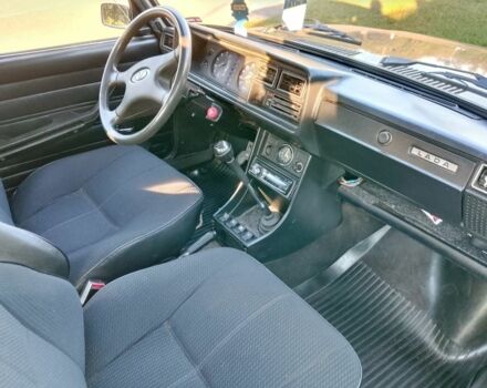 Красный ВАЗ 2107, объемом двигателя 2 л и пробегом 127 тыс. км за 1050 $, фото 2 на Automoto.ua