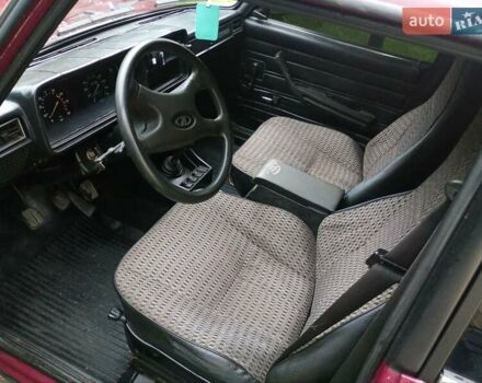 Красный ВАЗ 2107, объемом двигателя 1.5 л и пробегом 230 тыс. км за 1150 $, фото 12 на Automoto.ua