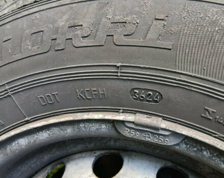 ВАЗ 2107 2001 в Славянске на Automoto.ua Красный ВАЗ 2107, объемом двигателя 1.5 л и пробегом 113 тыс. км за 1453 $, фото 3 на Automoto.ua